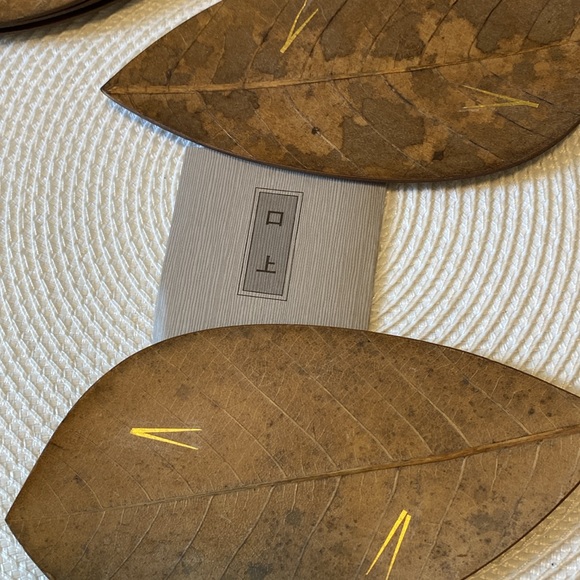 Vintage Japanese Folk Craft Leaf Saucers made from real leaves. Gold detail. - Picture 6 of 8